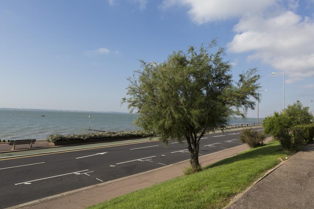 Southend Guest House - Close To Beach, Train Station & Southend Airport Exterior foto