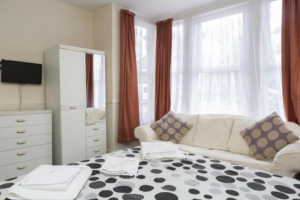 Southend Guest House - Close To Beach, Train Station & Southend Airport Quarto foto